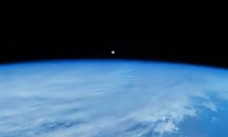 NASA objavila nevjerojatnu snimku zalaska Mjeseca, pogledajte video